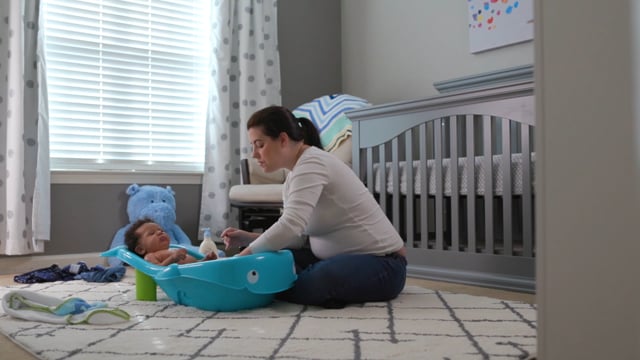 Tomarle la temperatura a su hijo